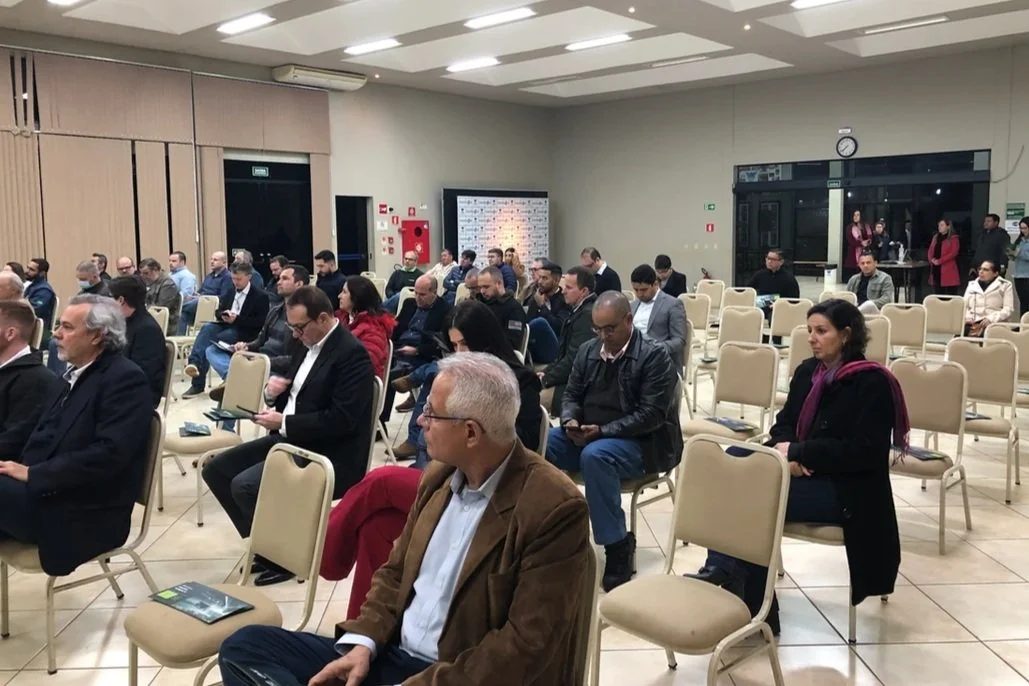 Participantes do evento na ACED